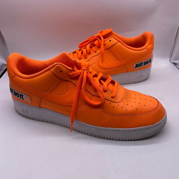 Nike Air Force 1 AF1 Mens 18 Low Top Sneakers Total Orange Neon BQ5360-800 - Picture 2 of 12